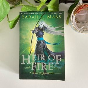 Heir of Fire Paperback by Sarah J Maas